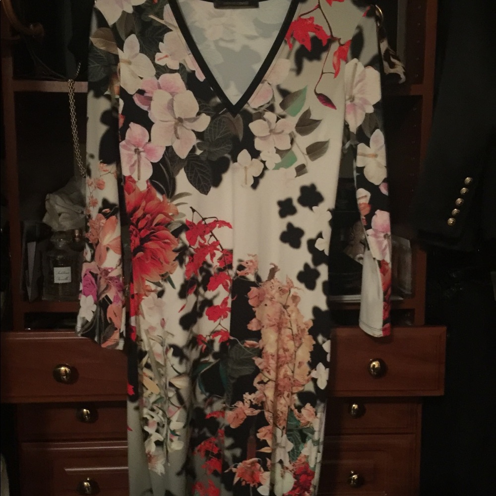 Beautiful 🌺Roberto Cavalli Floral Body-Con Dress